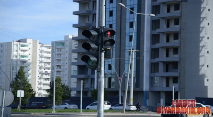 Yol Ve Yaya Güvenliği İçin Sinyalizasyon Sistemleri Artırılıyor