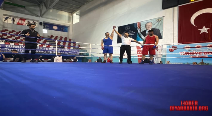 Ağrı'da Düzenlenen Genç Erkekler Türkiye Ferdi Boks Şampiyonası Sona Erdi