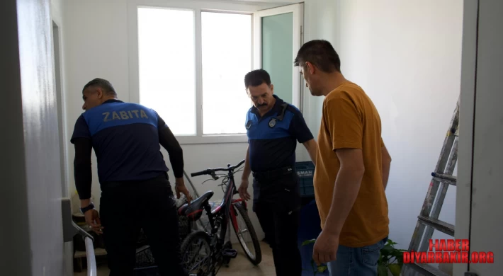 Kayapınar Belediyesi Zabıtasından Yangın Merdiveni Denetimi