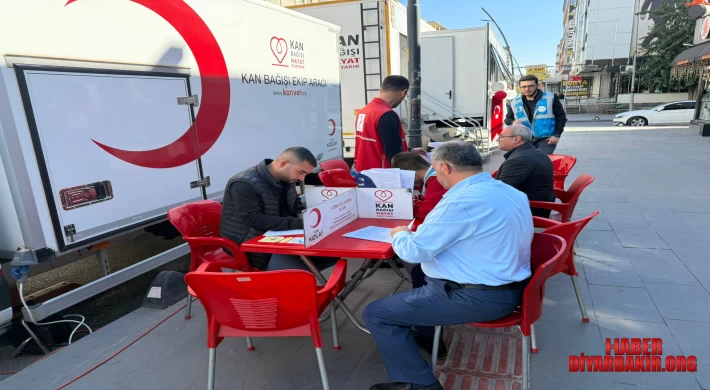 Gercüş Ak Parti İlçe Teşkilatı’ndan Kızılay Haftasına Anlamlı Destek