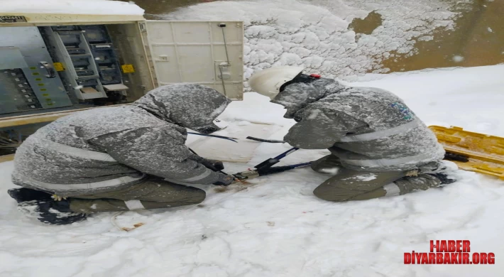 Dicle Elektrik’ten 6 İlde Kar Mesaisi