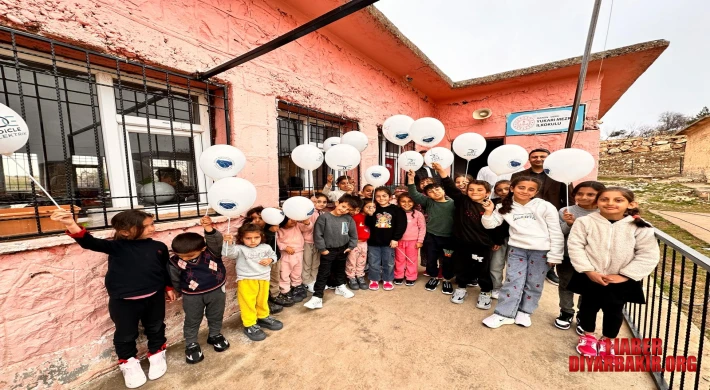 Dicle Gönüllüleri’nden Öğrencilere Destek