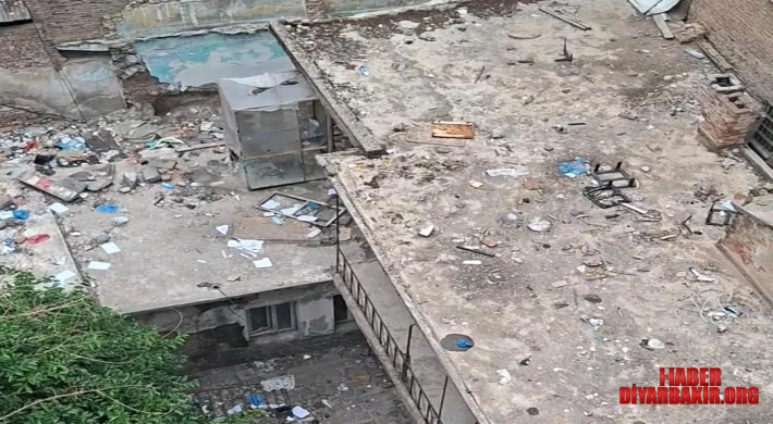 Tarihi Sur’un Göbeğinde Çöp Manzarası Vatandaşlar Belediyeye Çok Tepkili