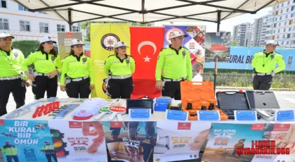 Çocuklara Trafik Kuralları Sahada Öğretildi