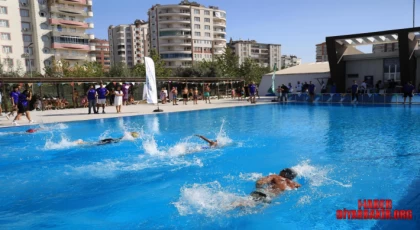 Binlerce Çocuk Kadın Ve Engelli Havuzla Buluştu