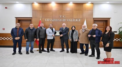 Turizmcilerden Diyarbakır Valisine Ziyaret